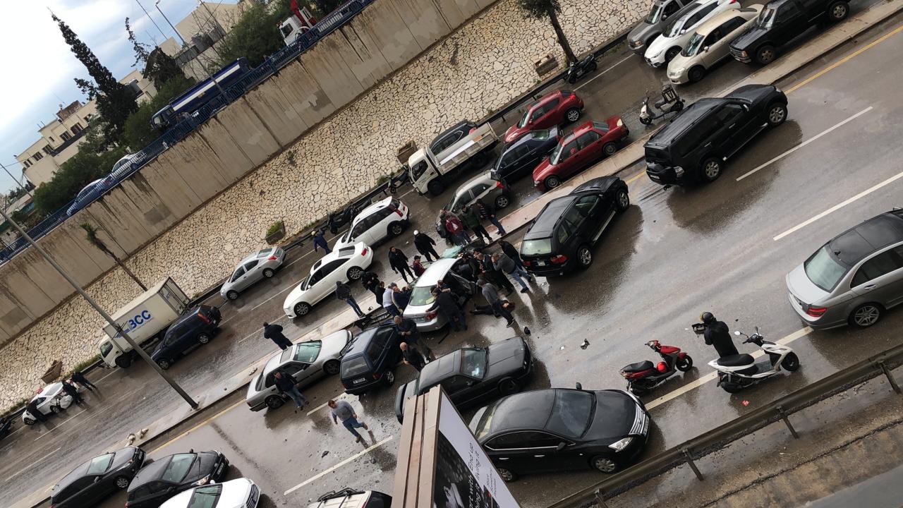 حادث سير طريق المطار 1