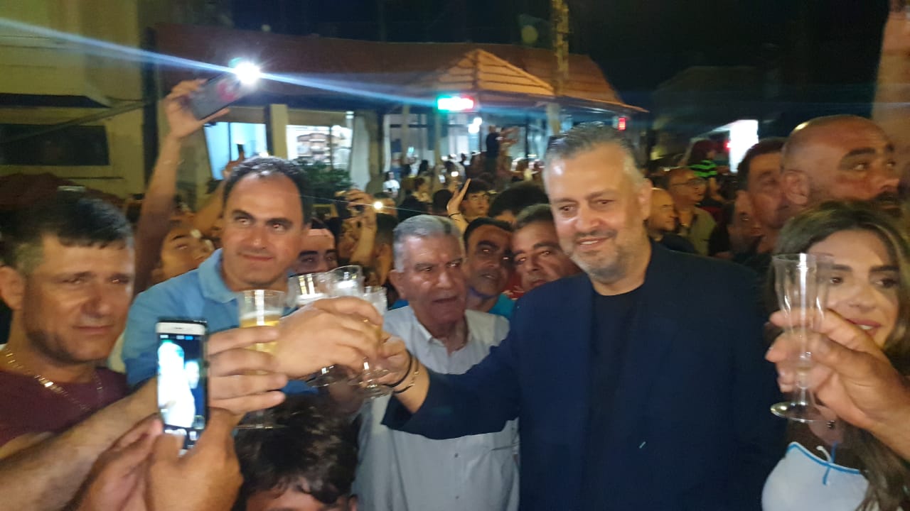 ١